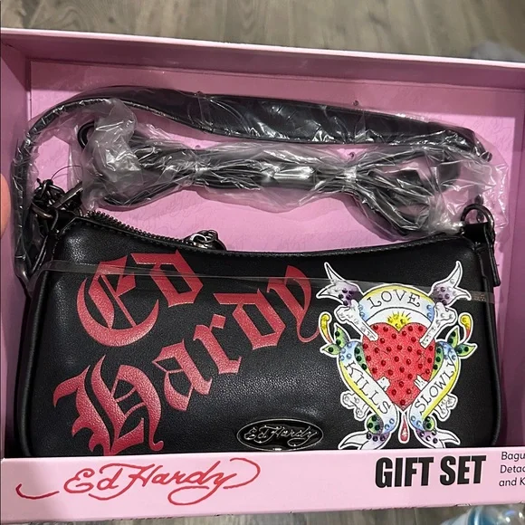 NWT Ed Hardy Love Kills Baguette Bag & Key Ring Set - Picture 3 of 6